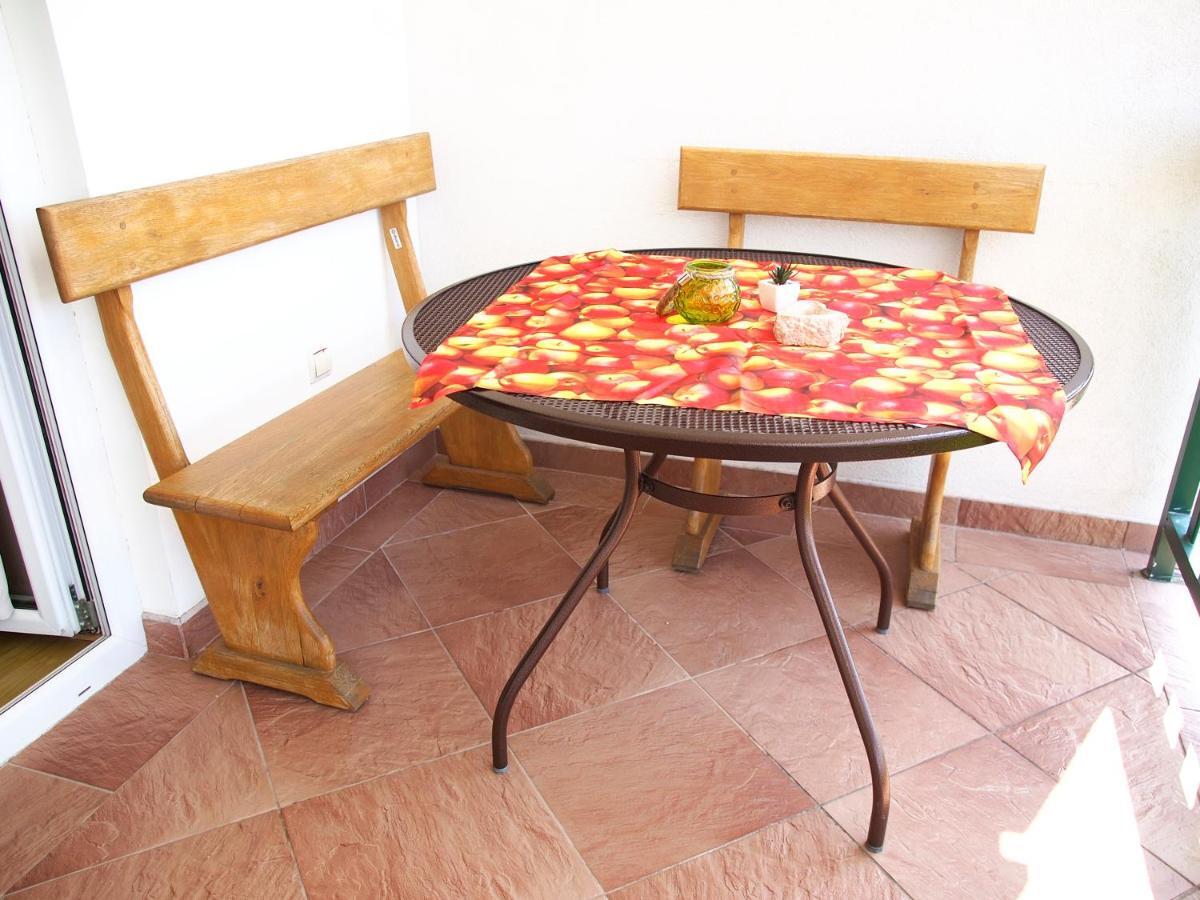 Apartmani Diana Макарска Экстерьер фото
